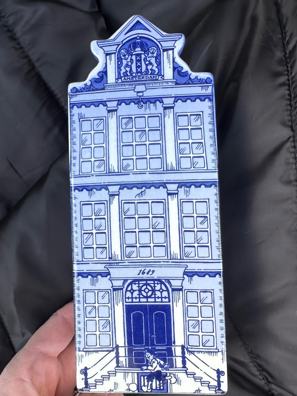 Delft blue canal house piggy bank